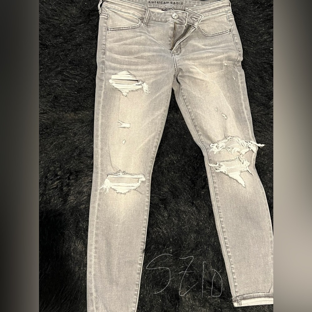 Gray AE skinny jeans size 10 high rise